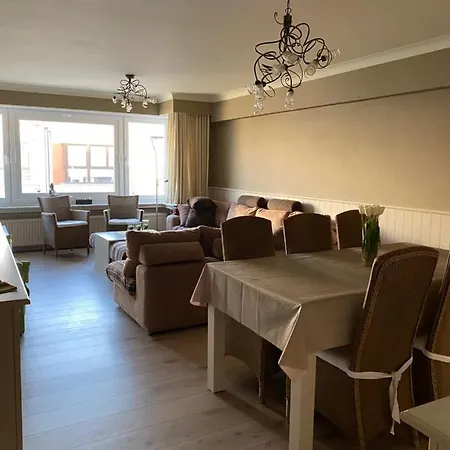 Zeezicht 8 Hoog Apartment